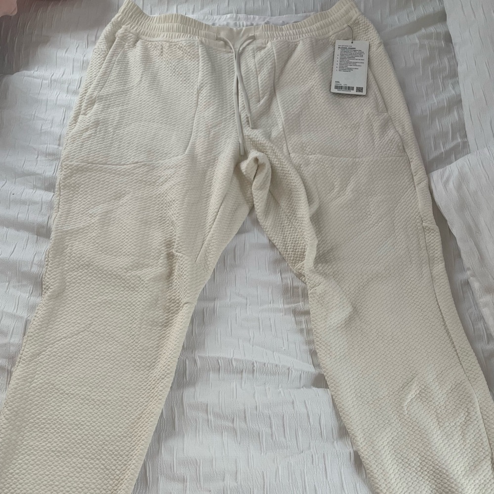 BRAND NEW WITH TAGS Mens Lululemon At Ease Joggers